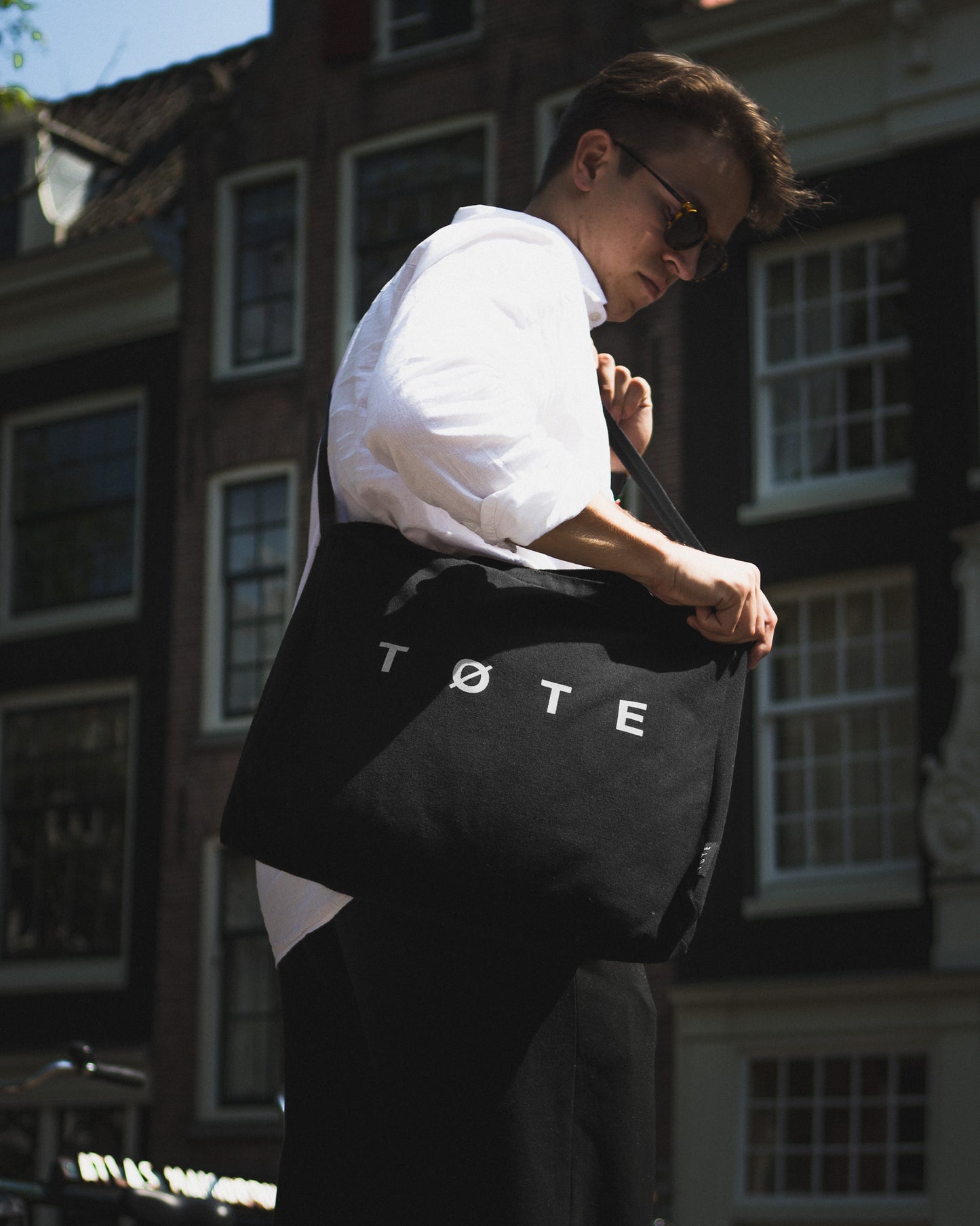 Black TØTE Bag